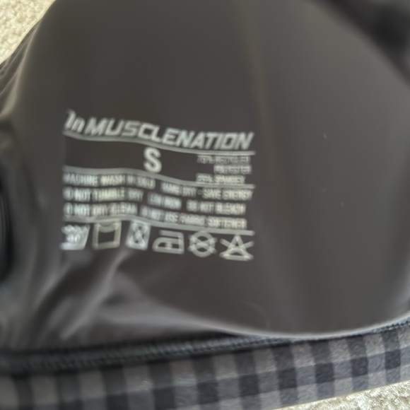 Like New Black & grey MuscleNation bra, matching shorts available too - Picture 3 of 3